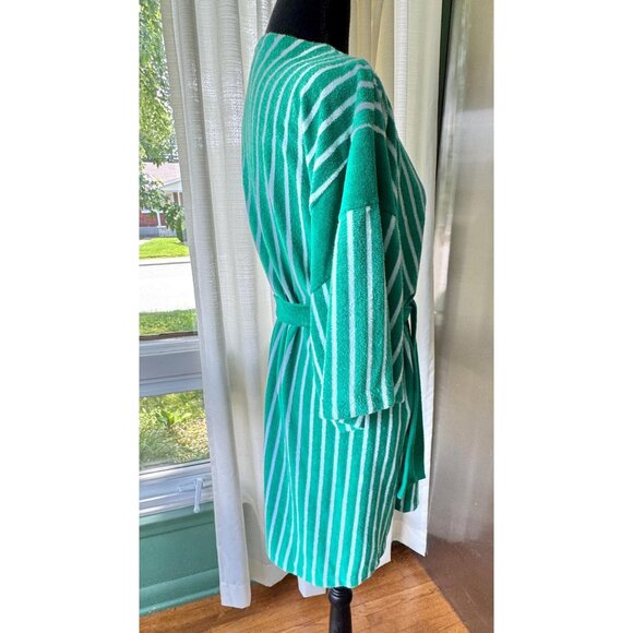 Vintage 80s terrycloth robe, green white stripes, short bell sleeves, tiebelt - Picture 7 of 9
